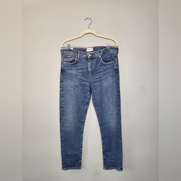 NWT  AGOLDE Toni Mid Rise Distressed Straight Leg Jeans in Obscure size 31 - Picture 2 of 16